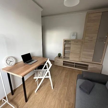 Rooms4Less-3